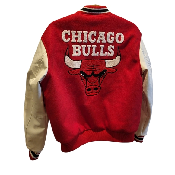 Chicago Bulls NBA Ultra Game Red Bomber Jacket - Size Small - Picture 2 of 10